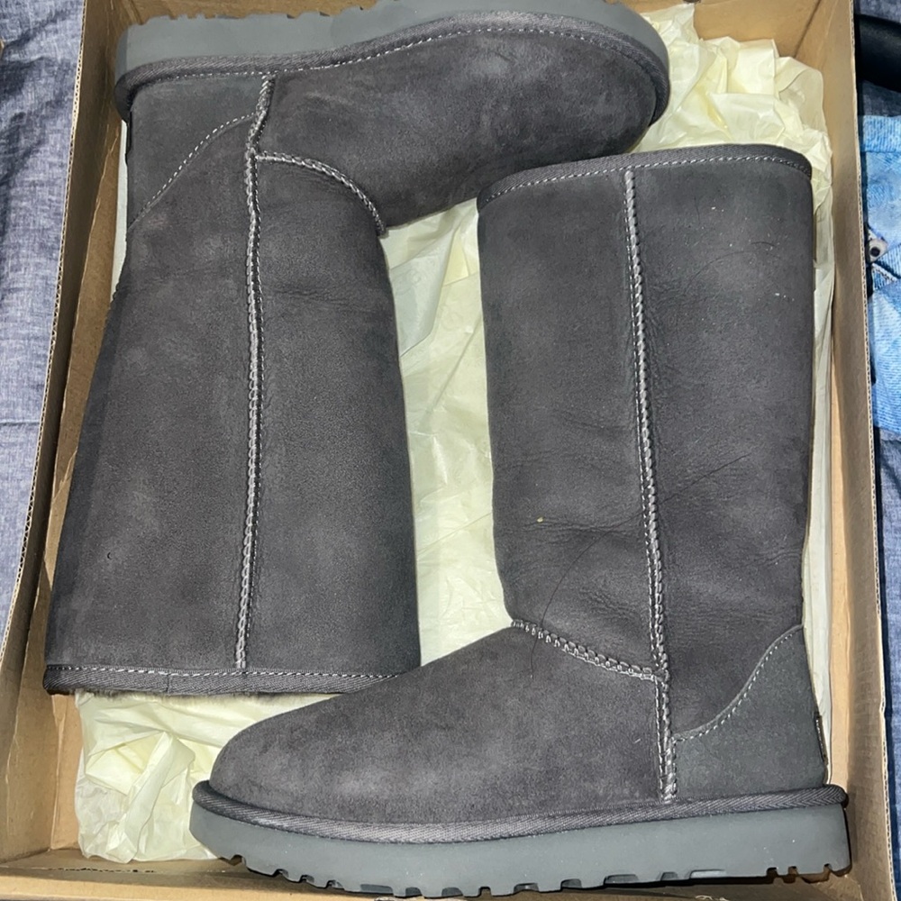 Classic tall grey uggs